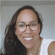 Je donne des cours d'espagnol à des élèves allant du primaire au secondaire ; je peux aussi donner des cours à des adultes qui ont envie de progresser en espagnol