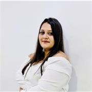 Profesora de inglés con experiencia internacional y quería impartir clases a niños y adolescentes en Madrid o en línea.
