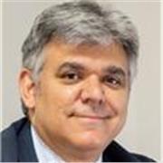 Soy profesional de las finanzas que compatibilizo mi profesión con la docencia, trasladando mi experiencia profesional a las aulas