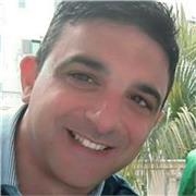 Insegnante serio e preparato per le tue ripetizioni 