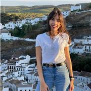 ! Soy maestra de educación primaria y pedagogía terapéutica. También tengo experiencia con niños de guardería e infantil