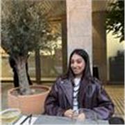 Estudiante de último año de ADE y Derecho. 
