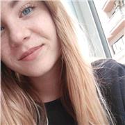 Profesora de inglés nativa para dar clases particulares de conversación, pronunciación, leer, etc.. a todas edades.
Soy simpática, y muy social. ¡Siempre con una sonrisa y con mucho interés en enseñar! (El ingles es de Gran Bretaña no es Americano)