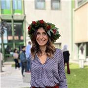 Studentessa magistrale in Biotecnologie Mediche e Molecolari impartisce lezioni di biologia