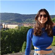 Profesora titulada en el TOEFL con nivel C2 de inglés. Abierta y experimentada en varios métodos de aprendizaje.