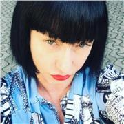 Giornalista iscritta all'albo impartisce lezioni di italiano, comunicazione e gestione social.
Tutor per il praticantato da giornalista