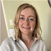 Qualified primary teacher committed to make learning engaging.