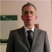 Docente di Economia impartisce lezioni anche di Diritto, Matematica finanziaria, Tedesco