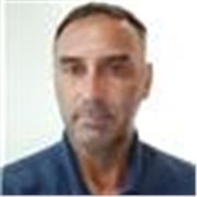 I am a native French speaker, an engineer by training, with an intermediate level of English. I teach French since 2 years. 