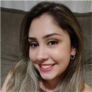 Pedagoga oferece aulas de reforço ou matérias específicas