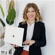 Estratega y consultora de marketing, IA y automatización con +15 años experiencia. Ayudo a profesionales y negocios.