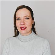 sono una docente di lingua inglese disponibile a aiutare le persona a migliorare le proprie competenze o imparare la lingua base