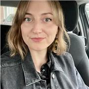 Englisch-Tutorin mit mehrjähriger Unterrichtserfahrung im Vereinigten Königreich.