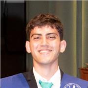 Profesor de Química imparte clases a alumnos hasta 2do de Bachillerato