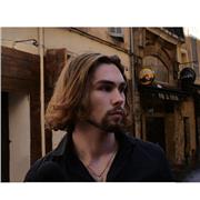 Vous avez besoin de faire évoluer vos compétences dans l'univers du cinéma et de l'audiovisuel ? contacter moi !