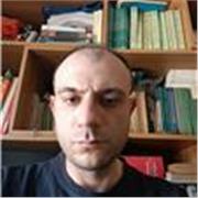 Laureato in lingue e letteratura straniera oltre che in lettere moderne, offre ripetizioni per materie di inglese e/ o italiano