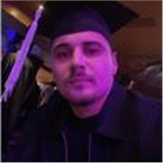 Etudiant en cinema d animation aide les enfants a leurs home work