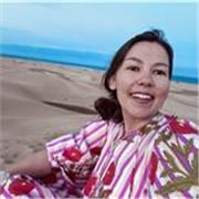 Ich biete Nachhilfe in Mathematik (bis zur 4. Klasse) sowie Englisch- und Russischunterricht für alle Altersgruppen an.