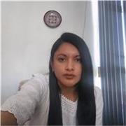 Profesora de historia imparte clases a todas las edades