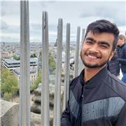 yo soy auxiliar de conversación, un nativo de inglés. Tengo experiencia de 2 años en cole publico de España