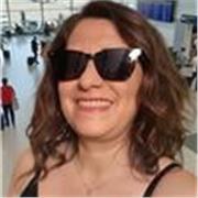 Profesora de lengua, imparte clases a jovenes y universitarios. Trabajos prácticos, monografías, ingresos a colegios secundarios