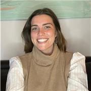 Odontóloga recién graduada, imparto clases a niños desde tercero de primaria a cuarto de la ESO. Inglés, matemáticas, lengua, biología, sociales… En Español y en Inglés. Tengo experiencia dando clases desde hace 6 años, adaptando las clases a mis alumnos