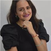 Me considero una chica responsable, ambiciosa, alegre y sociable, con facilidad para trasmitir mis conocimientos.