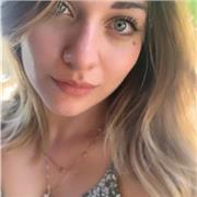 Studentessa di lettere moderne impartisce lezioni di storia per elementari, medie e superiori