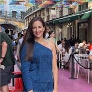 Profesora de euskera y español que imparte clases presenciales y online para trabajar la oralidad y la comprensión escrita