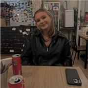 I give lessons depending on the students needs.