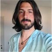 dottore in scienze politiche e studente di giurisprudenza impartisce lezioni di storia, filosofia,diritto