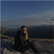 Offro lezioni private a bambini delle scuole elementari e medie per agevolarli nel lavoro a casa.