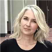 Habilidades para la vida, clases de maquillaje como terapia para mujeres a partir de los 40 años