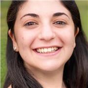 Laureata in Lettere con votazione 110/110, molto paziente e disponibile