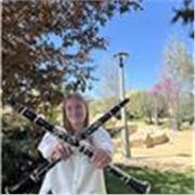 Titulada en Clarinete y estudiante de máster en la ESMUC. Dando clases presenciales para guiar a nuevos clarinetistas. 