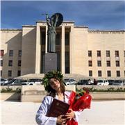 Offro lezioni private a bambini e ragazzi di elementari e medie, garantendo un approccio personalizzato e spiegazioni chiare.