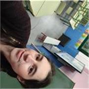 Maestra recién graduada, pero con 2 años de experiencia.