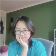 Chinese tutor providing lessons to people of different levels, from beginners to advanced learners