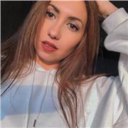 Chica que le encantan los niños y ofrece clases particulares por el alt emporda