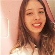 Professora de matemática ensina crianças de todas as idades