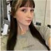 Me llamo Anna Forcelledo y soy una chica muy extrovertida. Me gustan mucho los niños y me encantaría dar clases básicas de primari