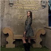 Profesora de apoyo para niños y niñas que se encuentren en ma etapa de Educación Primaria
