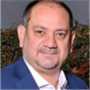 Ingeniero en adm. y Marketing, licenciado en Gestión de negocios