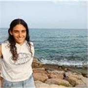 Profesora graduada en educación infantil bilingüe y estudiante de educación primaria, residente en Madrid  con posibilidad de desplazamiento o clases online.