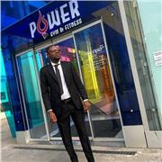 Offre ripetizioni agli studenti delle scuole secondarie, primo e secondo anno di università in matematica, fisica