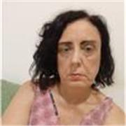 Diplomata, impartisce lezioni di italiano, storia e geografia