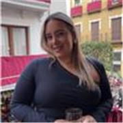 docente titulada de educación primaria, aunque con nivel de hasta bachillerato de sociales 