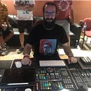 Profesor de Producción Musical, con más de veinte años de experiencia, para todas las edades y niveles.