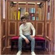 Hablante de español nativo, proveniente de Colombia con una pronunciación muy clara y acento neutro.