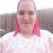 Quiero dar clases a niños de educación infantil y primaria. Me considero una persona responsable y seria